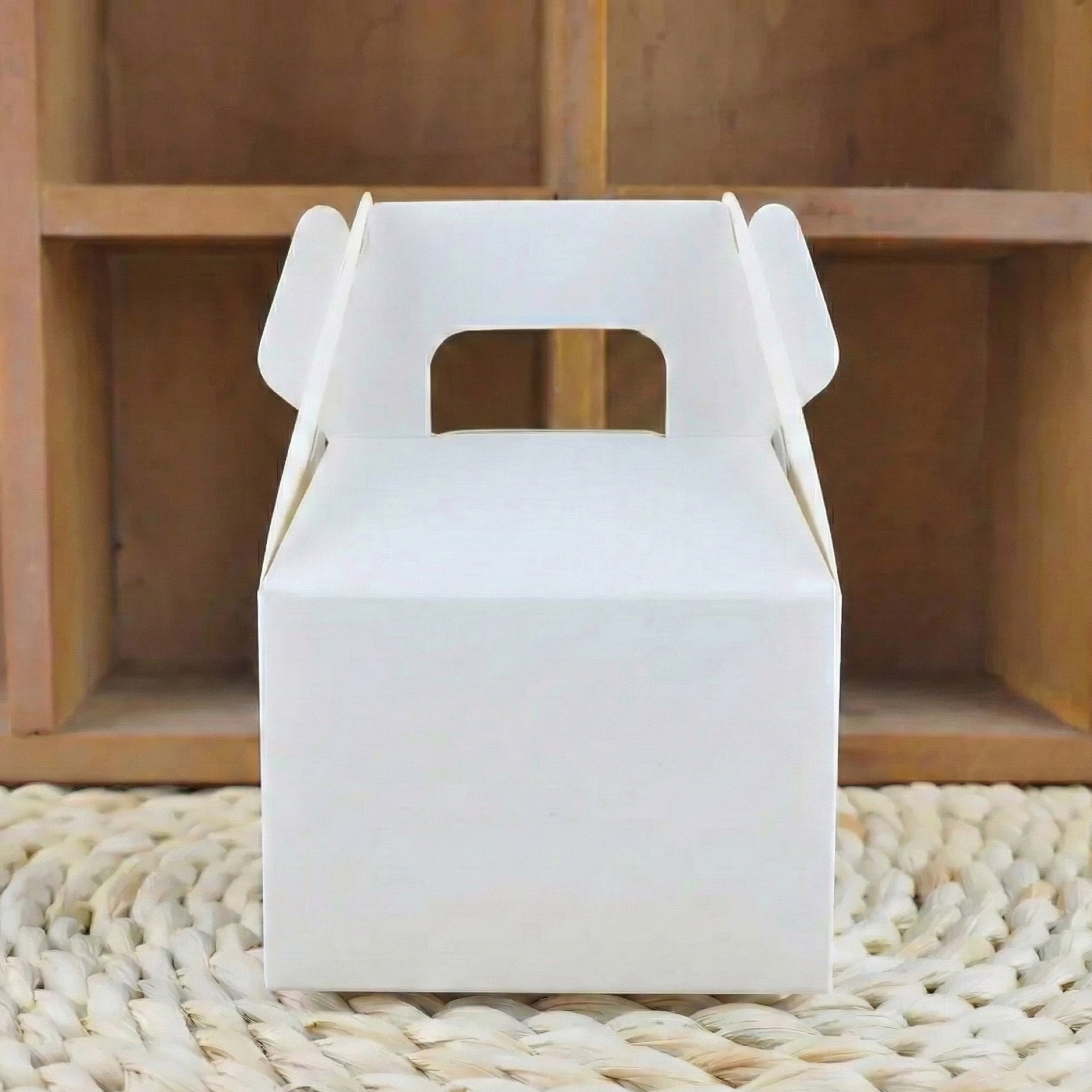 White Gable Gift Box – Ready-Made Carry Box